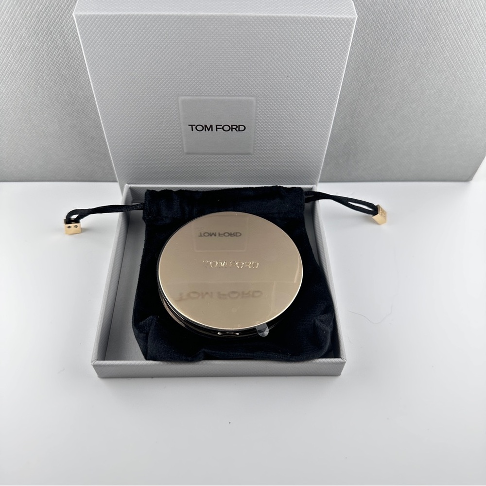 🆕 TOM FORD Elegant Gold Compact Mirror with Velvet Bag & Box - Picture 2 of 10